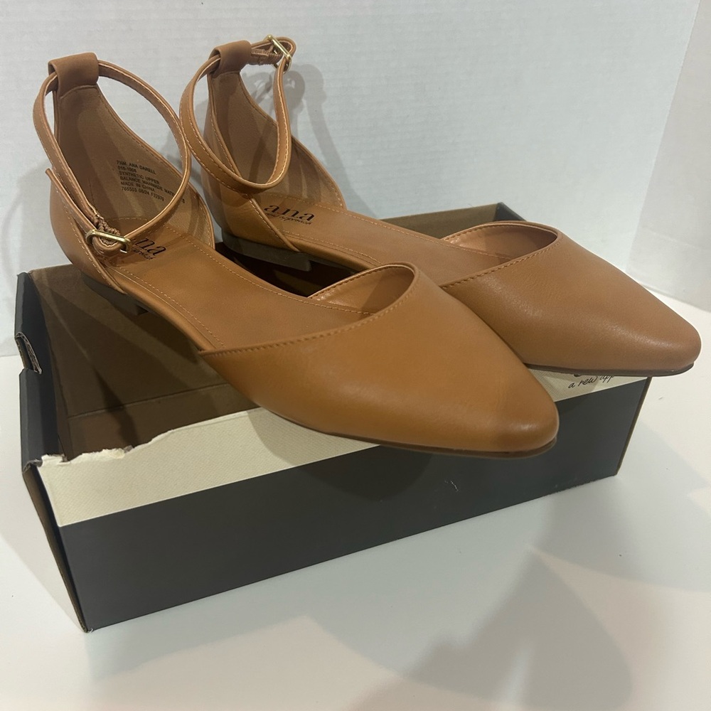 NEW A.N.A Flats - 7.5 - Darell Tan